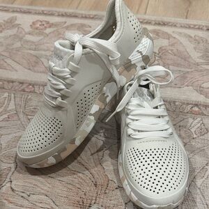 CROCS Women's Beige White Camouflage-Trim Sneakers